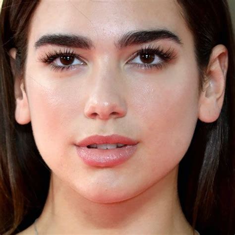 Dua Lipa Makeup Black Eyeshadow Brown Eyeshadow And Clear Lip Gloss