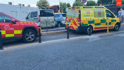 Herido Grave Al Cortarse El Cuello Con Una Llana En Rivas Vaciamadrid