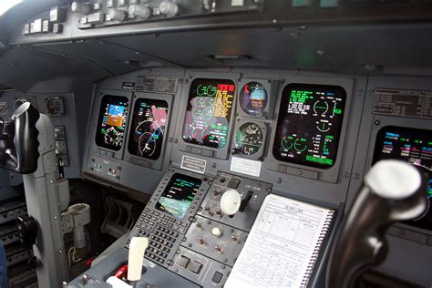 Bombardier CRJ200 Avionics - FlyRadius