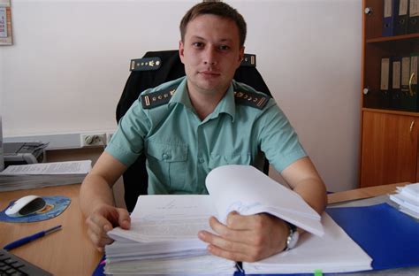 Судебные приставы-исполнители: