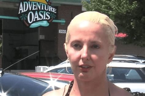 Mutter wird wegen Bikini aus Wasserpark geworfen aber das lässt sie sich nicht bieten Wundaba