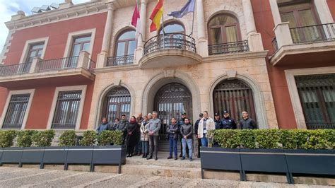 Valdepeñas guarda minuto de silencio en memoria de las víctimas del