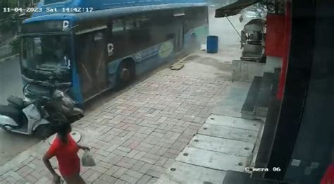 One Dead As Dtc Bus Rams Into Car Two Wheelers In Delhi Incident Caught On Cctv Camera The