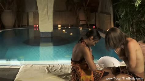 A Relaxing Massage By Lesbian Partners To Feel Good Xhamster