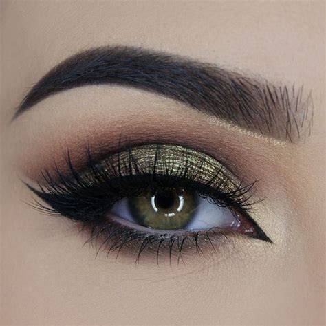 10 Amazing Makeup Looks Featuring Green Eye Shadow - Styles Weekly