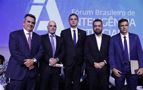 Na abertura do Fórum Brasileiro de Inteligência Artificial autoridades