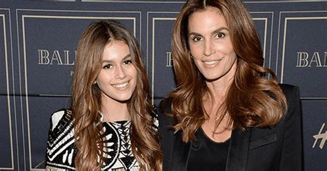 Kaia Gerber imita el look de su mamá Cindy Crawford para su cumpleaños