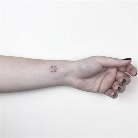 Minimalist Simple Chihuahua Tattoo - Pets Lovers