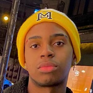 CKJ - Âge, famille, biographie | Famous Birthdays