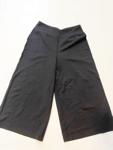 Lululemon Black Cropped Gaucho Gem