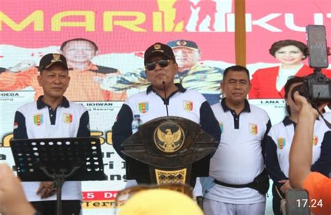 Pj Bupati Tuba Qudrotul Ikhwan Dampingi Arinal Djunaidi Jalan Sehat