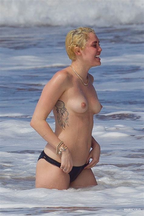 Miley Cyrus Nuda ~30 Anni In Paparazzi