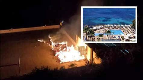 Flammen In Der Nacht Feuer In Bekanntem Beachclub Auf Mallorca