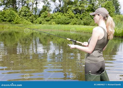 Mujer De La Pesca Imagen De Archivo Imagen De Adulto