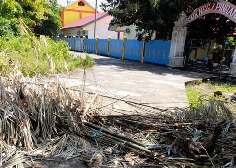 Ganti Rugi Tak Kunjung Diselesaikan Warga Blokir Jalan Ke Smkn