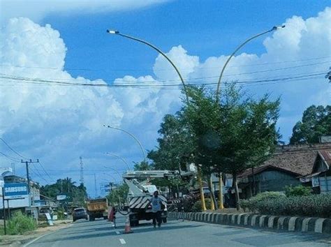 Hemat Anggaran Ribuan Lampu Merkuri Di Muaro Jambi Diganti Ke LED