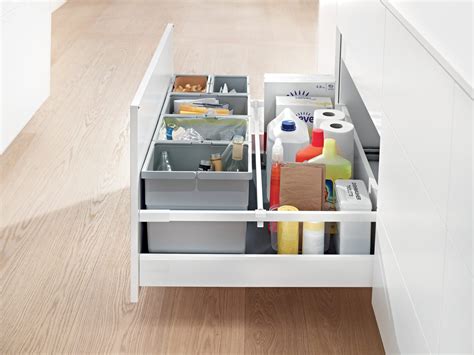 Blum Kitchen Bins | Besto Blog