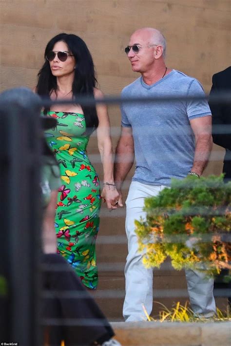 Jeff Bezos And His Girlfriend Celebrate A Friend S Birthday In Malibu