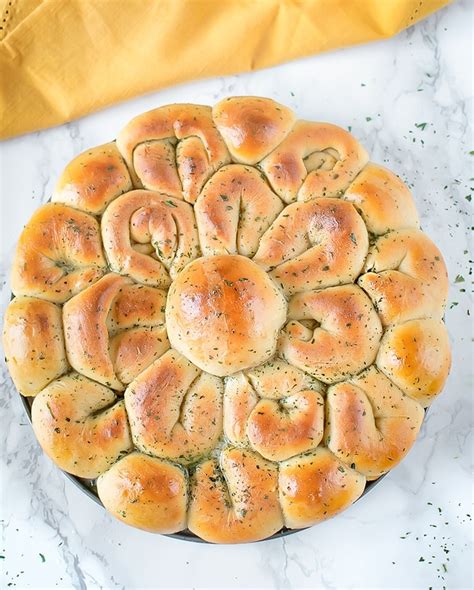 Easy One Hour Pull Apart Garlic Rolls One Hour Garlic Rolls