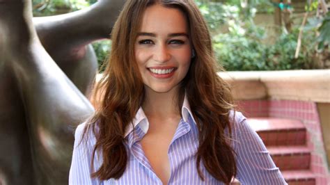 3840x2160 Resolution Emilia Clarke Cute Smile 4k Wallpaper Wallpapers Den