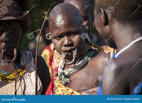 Donne Della Tribù Africana Mursi Surma Ethiopia Immagine Editoriale