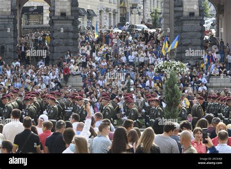 Militares Ucranianos Antes Del Comienzo Del Desfile Militar Dedicado Al