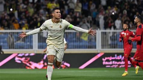 Cristiano Ronaldo Acaricia Los Mil Goles Al Anotar Triplete En Triunfo