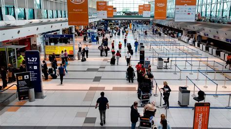 Muri Una Mujer De A Os En Un Vuelo De Barcelona A Ezeiza Diario