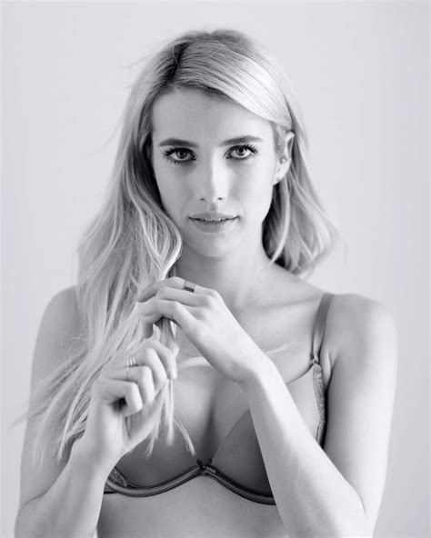 Emma Roberts Scrolller