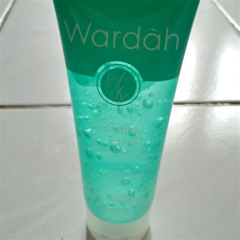 Hydrating Aloe Vera Gel Kesehatan Kecantikan Rias Wajah Di Carousell