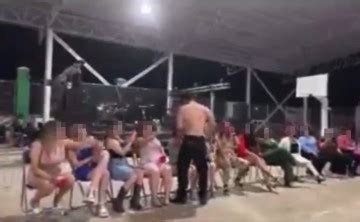 Festejan Día de las Madres con stripper en escuela en Sonora