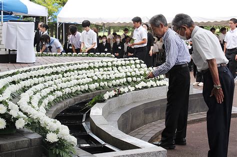 過ち繰り返さない 花巻市戦没者追悼・平和祈念式｜iwanichi Online 岩手日日新聞社