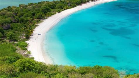 10 Best Beaches in Antigua - Ranked and Reviewed