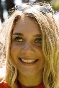 Zishy Babe Gabbie Carter In Blue Jeans Babes And Cuties