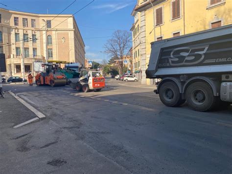 Iniziano I Lavori Di Ripristino Del Manto Stradale Su Viale Adriatico