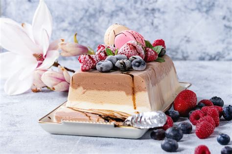 Ice Cream Cake With A Crumbly Cookie Base Makes The Perfect Summer Dessert