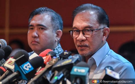 Were Discussing A Unity Govt Not A Ph Dap Govt Says Anwar Free