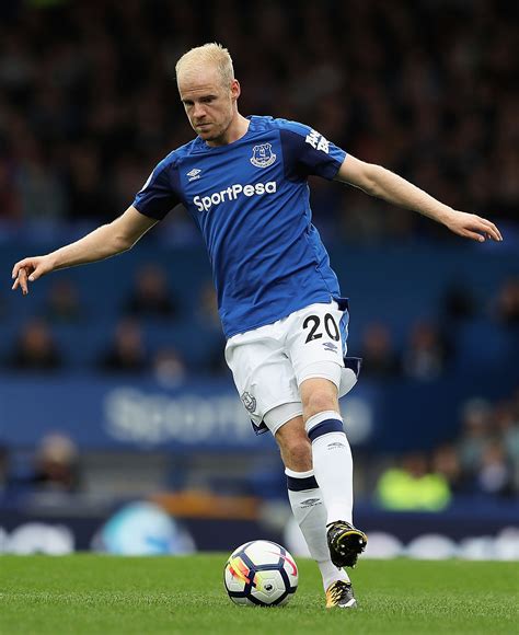 Ronald Koeman Says Everton Midfielder Davy Klaassen Is Struggling