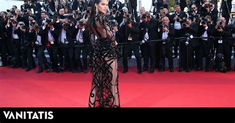 El Auge Del Naked Dress Por Qu Las Famosas Se Gastan Fortunas En Ir Casi Desnudas