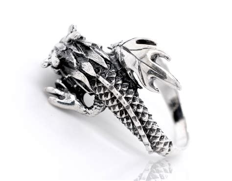 Striking Silver Dragon Ring – Super Silver