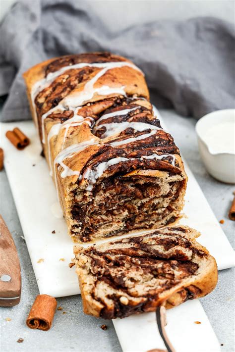 Schoko Nuss Babka Veganer Hefezopf mit Füllung und Vanille Glasur