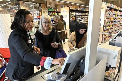 Pouvoir dachat À la caisse de plus en plus de clients retirent un