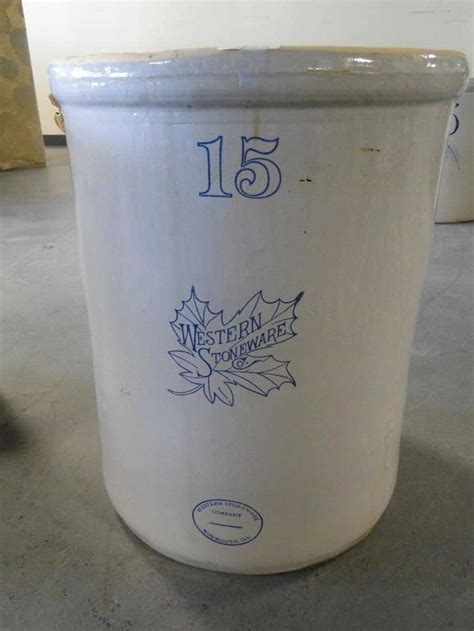 Western Stoneware 15 Gallon Crock With Blue Maple Leaf