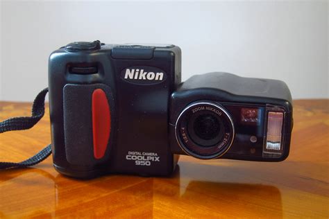 Nikon Coolpix 950 Down The Road