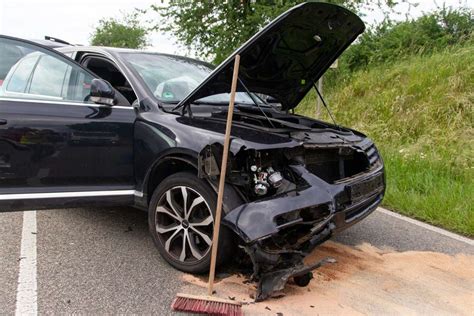 Unfall Auf B Bei Walldorf Vorfahrt Missachtet J Hriger Schwer