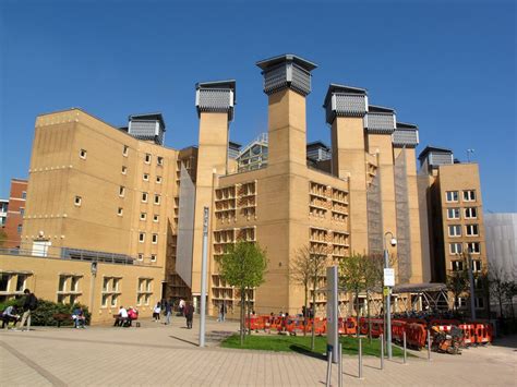 Lanchester Library Coventry University © Keith Williams Geograph