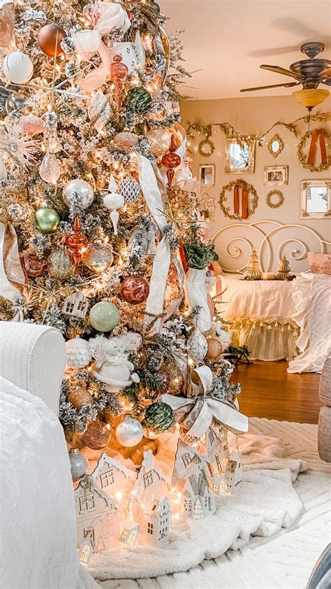 Elegant Christmas Tree Decorations