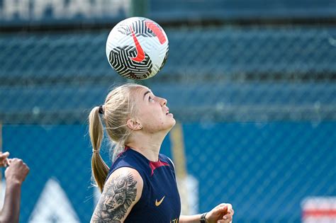 Psg F Minines On Twitter Premier Entra Nement De La Saison Avec Le