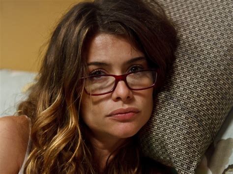Classify Brazilian actress Alinne Moraes