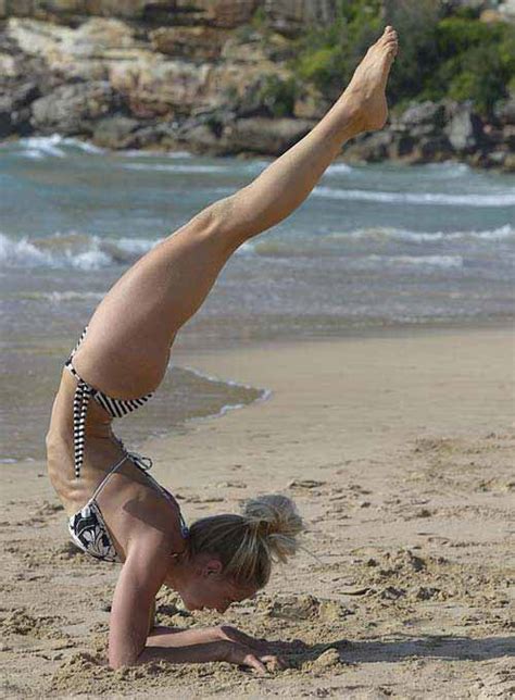 Th N Th V Si U M U M C Bikini T P Yoga